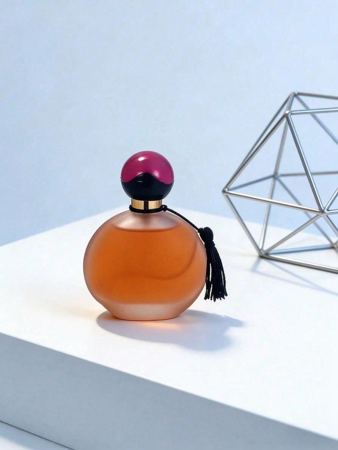Vintage Tassel Round Cap Unise - огляд і ціна Perfume Adrien Fragrance